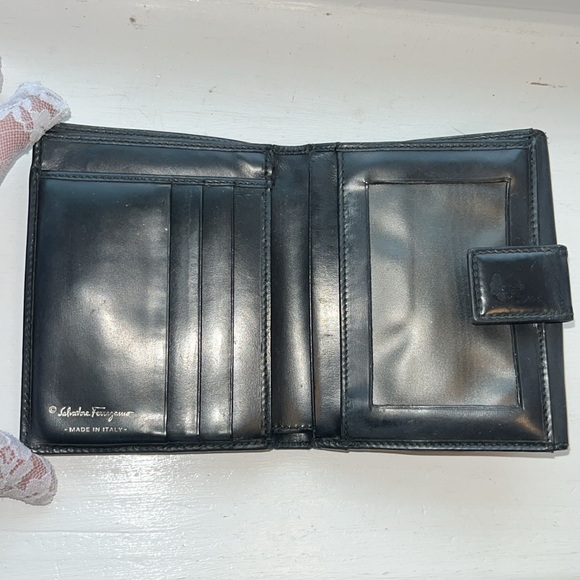 Salvatore Ferragamo Small Black Leather Wallet with Callouts in the coin purse - Picture 8 of 10